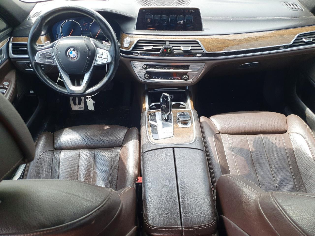 2017 BMW 740 Xi - zdjęcie 8