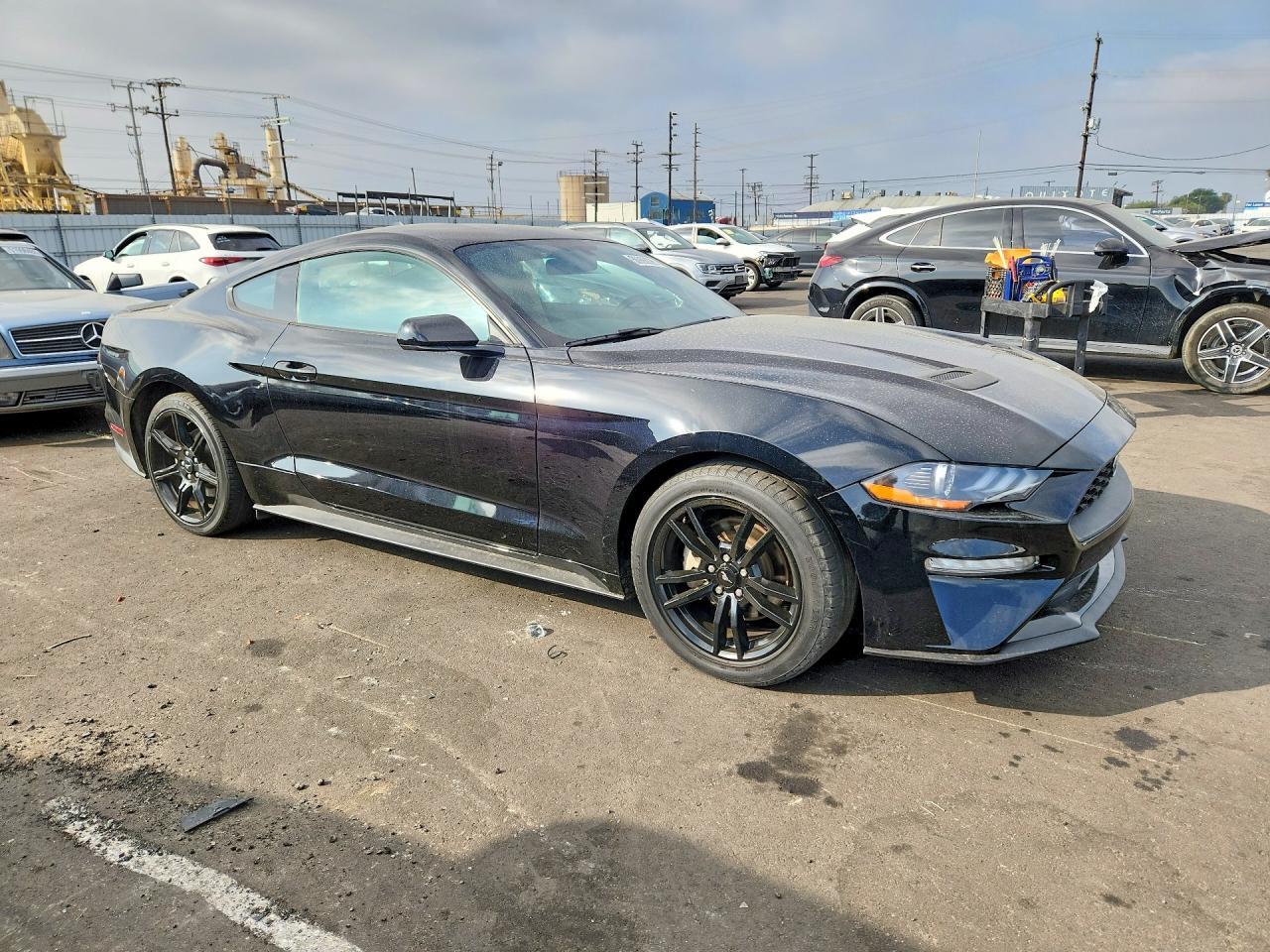 2020 Ford Mustang - zdjęcie 4