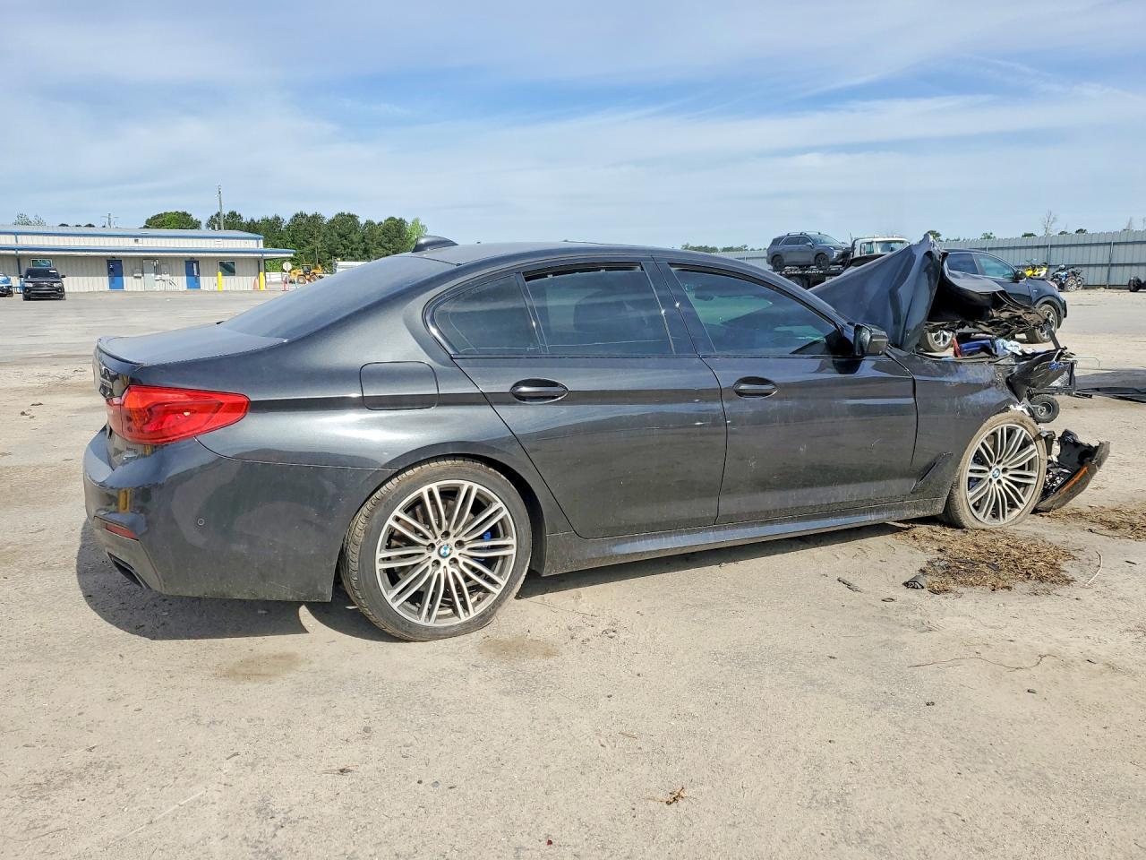 2019 BMW M550Xi - zdjęcie 3