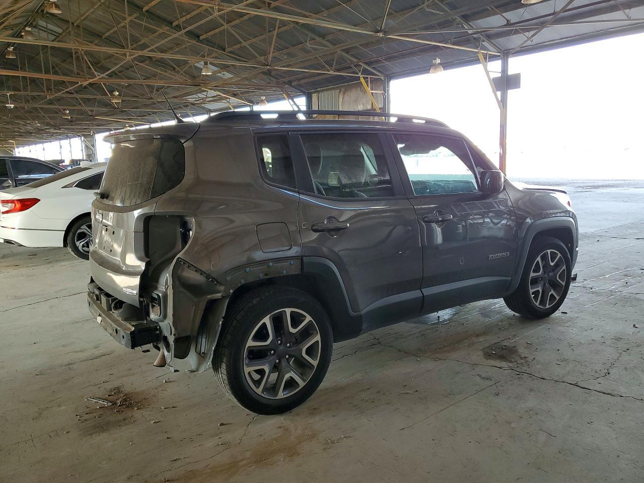 2017 Jeep Renegade Latitude - zdjęcie 3