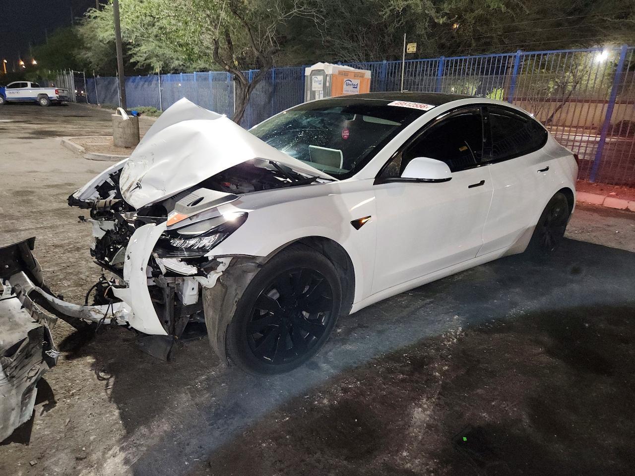 2018 Tesla Model 3 - zdjęcie główne