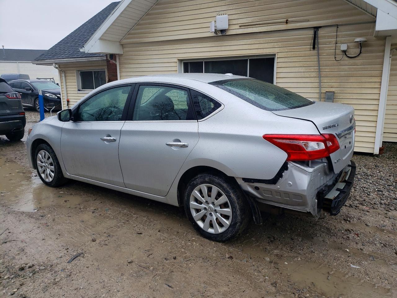 2017 Nissan Sentra Sv - zdjęcie 2