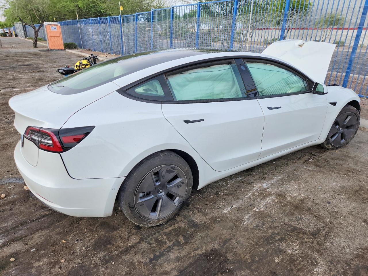 2022 Tesla Model 3 - zdjęcie 3