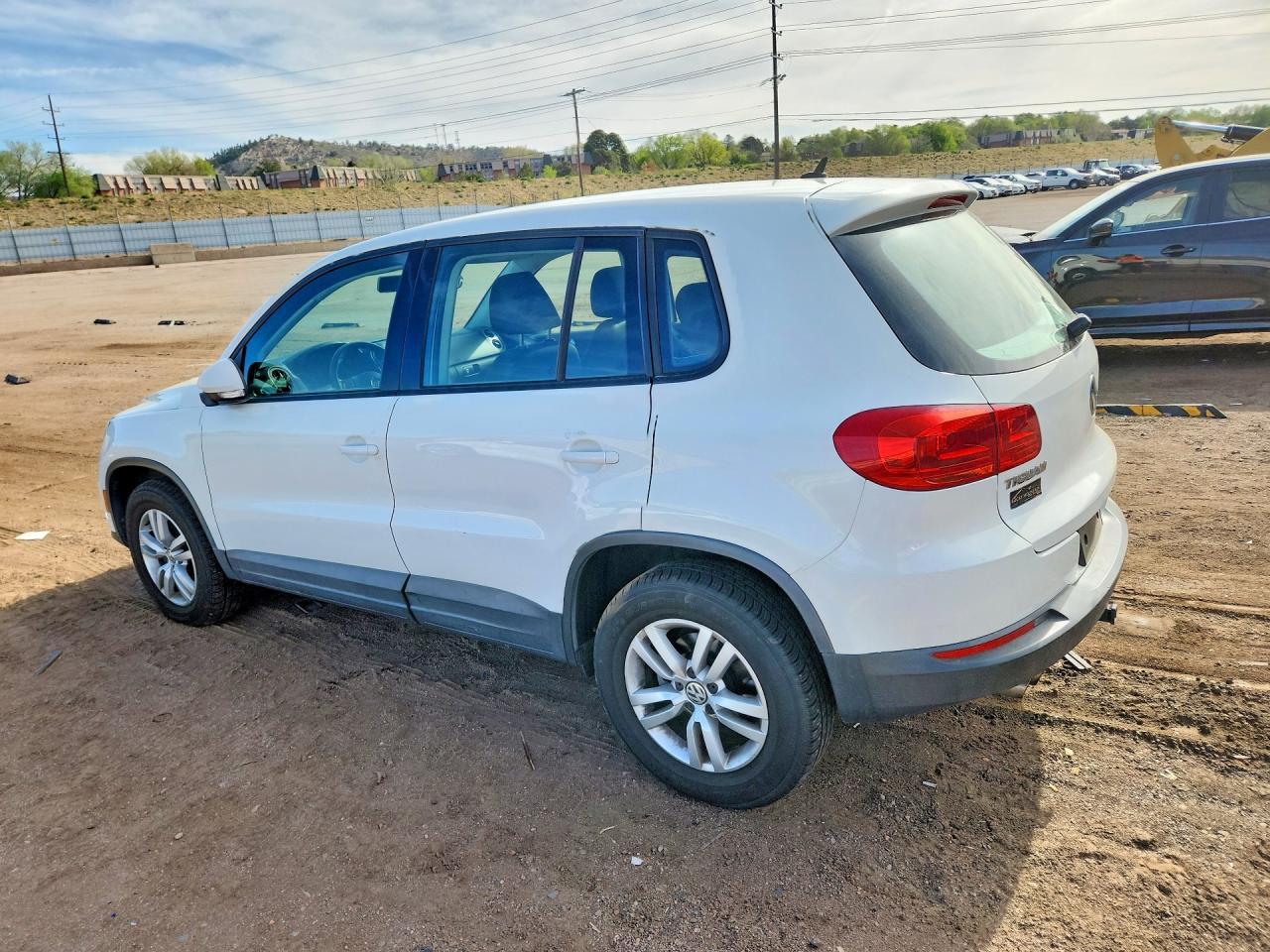 2013 Volkswagen Tiguan S - zdjęcie 2