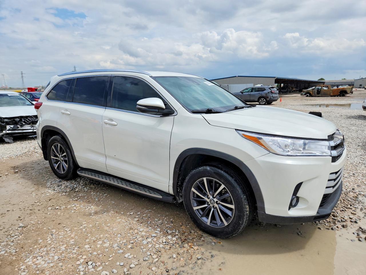 2017 Toyota Highlander Xle - zdjęcie 4