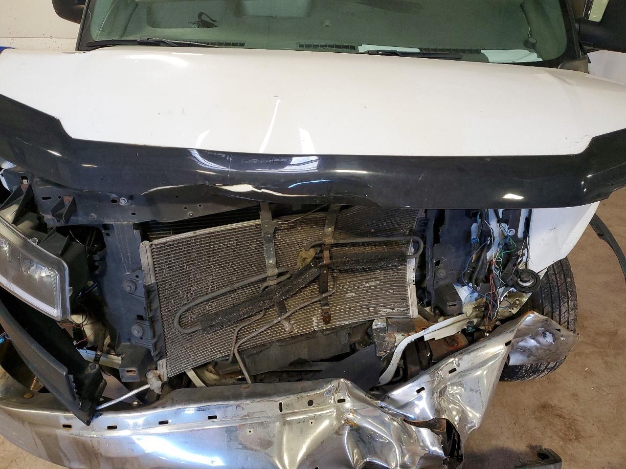 2017 GMC Savana G2500 - zdjęcie 12