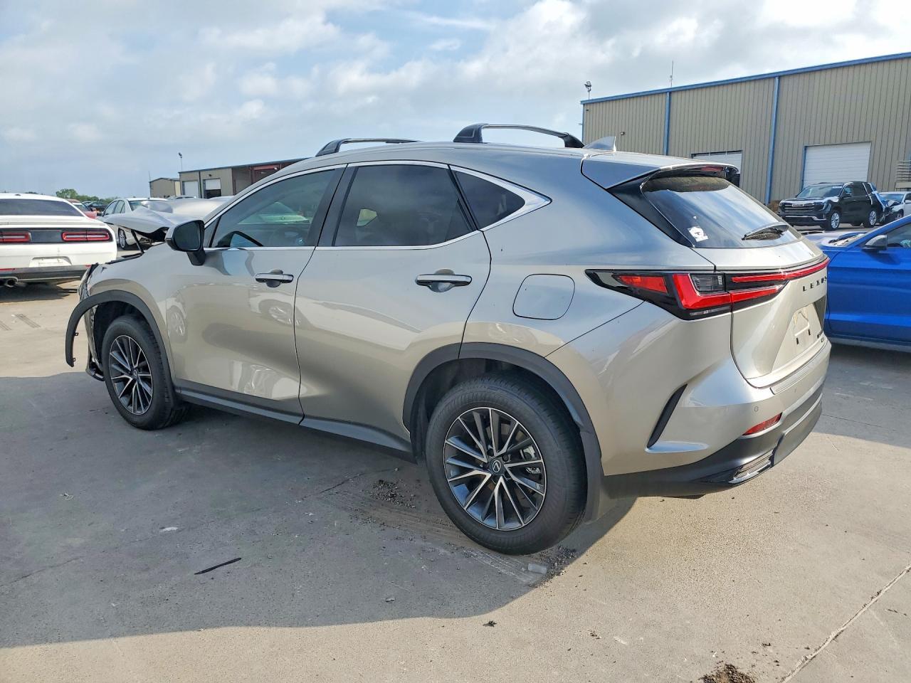 2026 Lexus Nx 350 Premium - zdjęcie 2