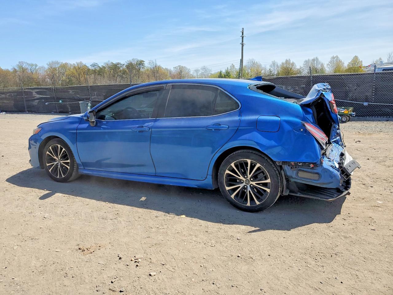 2019 Toyota Camry Se - zdjęcie 2