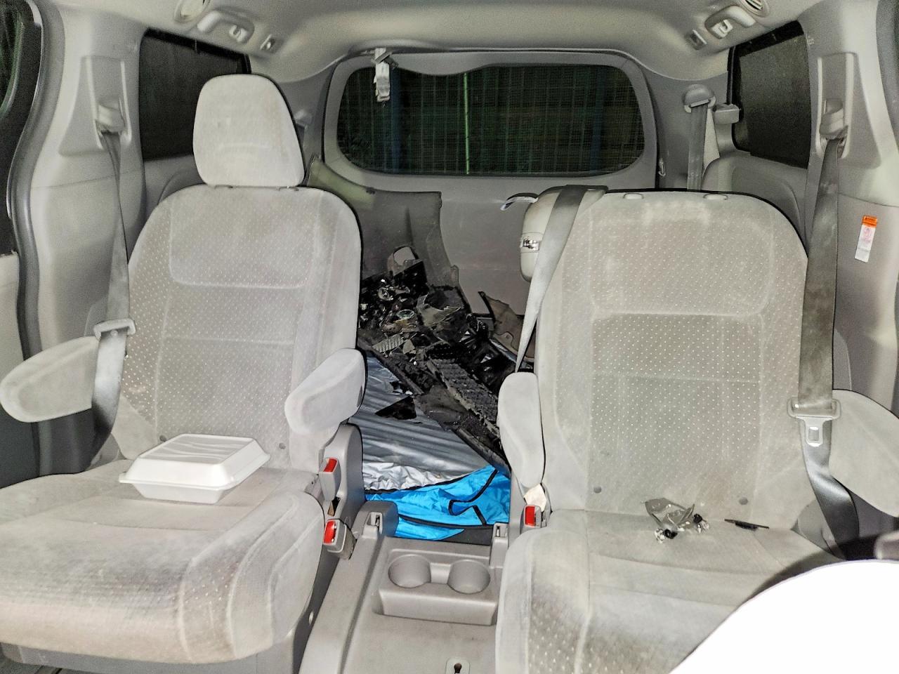 2015 Toyota Sienna Le 8-Passenger - zdjęcie 10