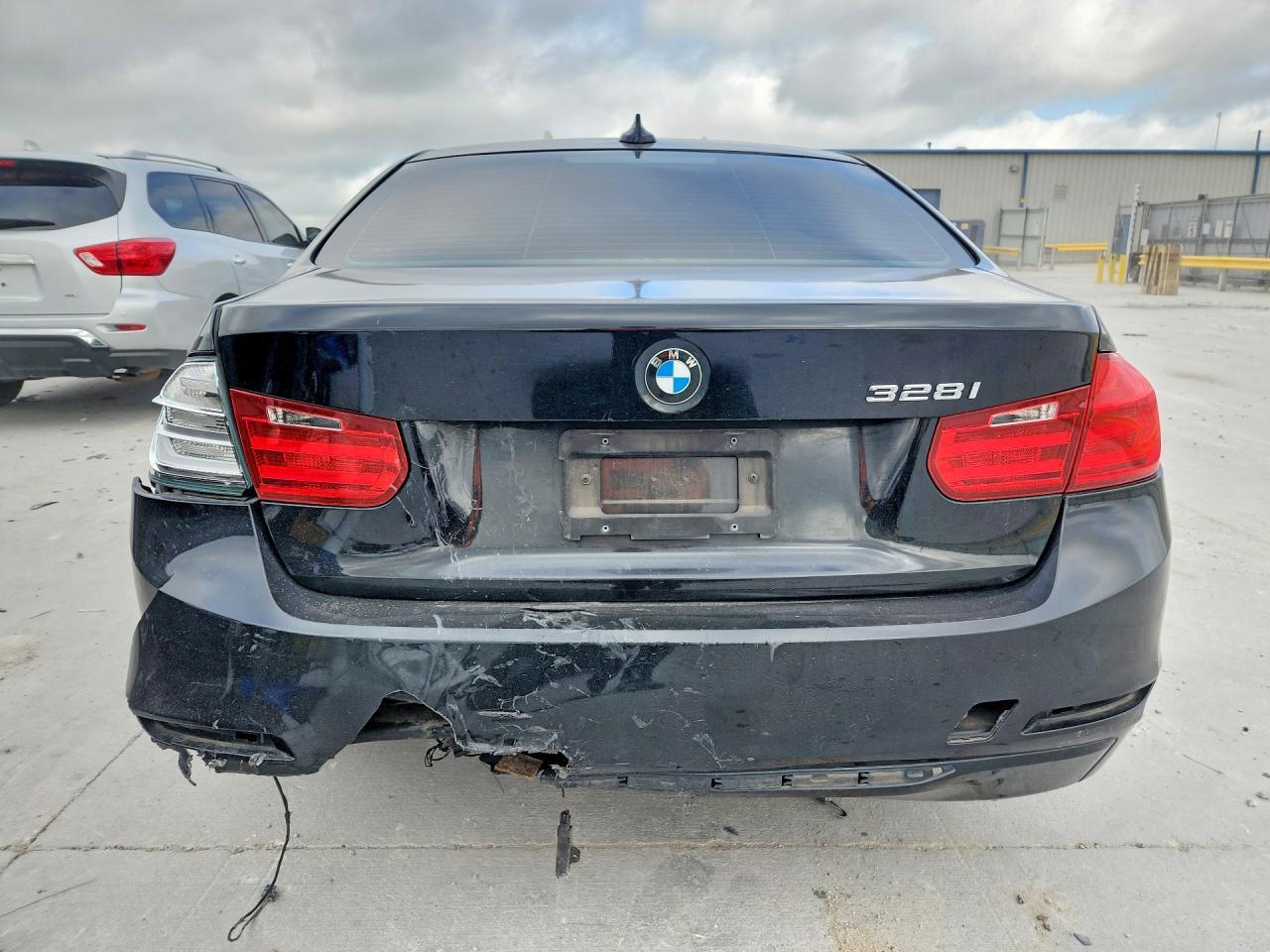 2013 BMW 328 I - zdjęcie 6