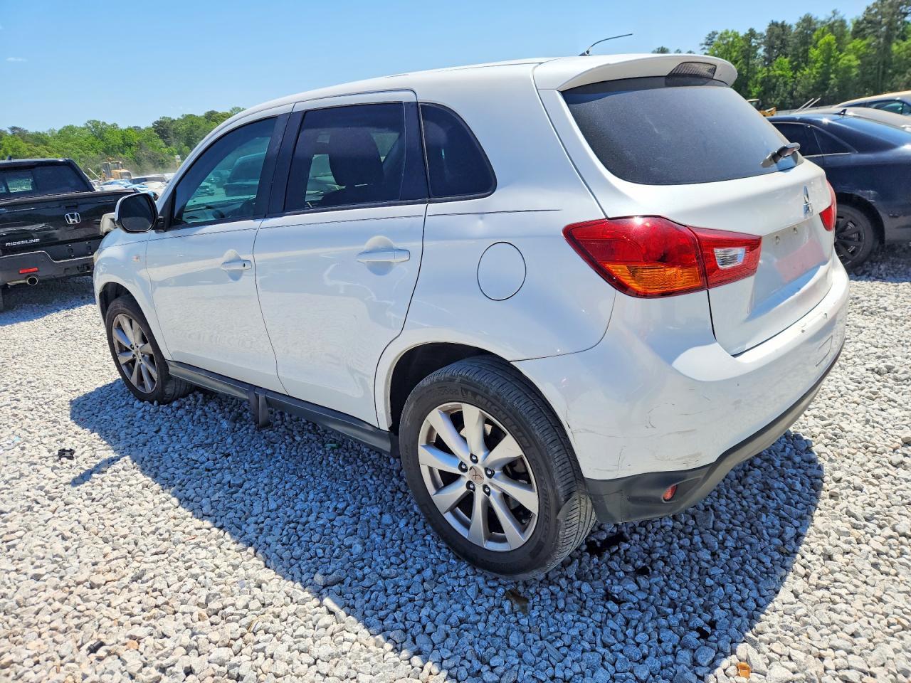 2015 Mitsubishi Outlander Sport Es - zdjęcie 2