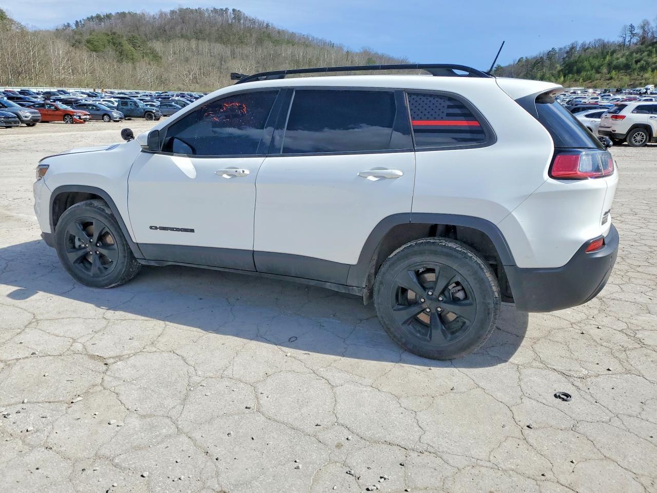 2020 Jeep Cherokee Latitude Plus - zdjęcie 2
