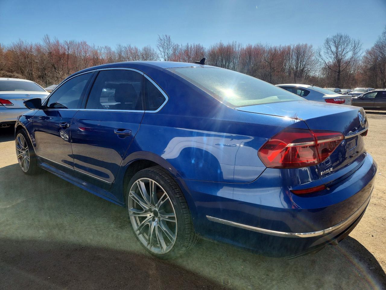 2017 Volkswagen Passat R-Line - zdjęcie 2