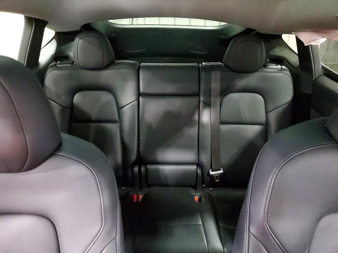 2023 Tesla Model Y - zdjęcie 10