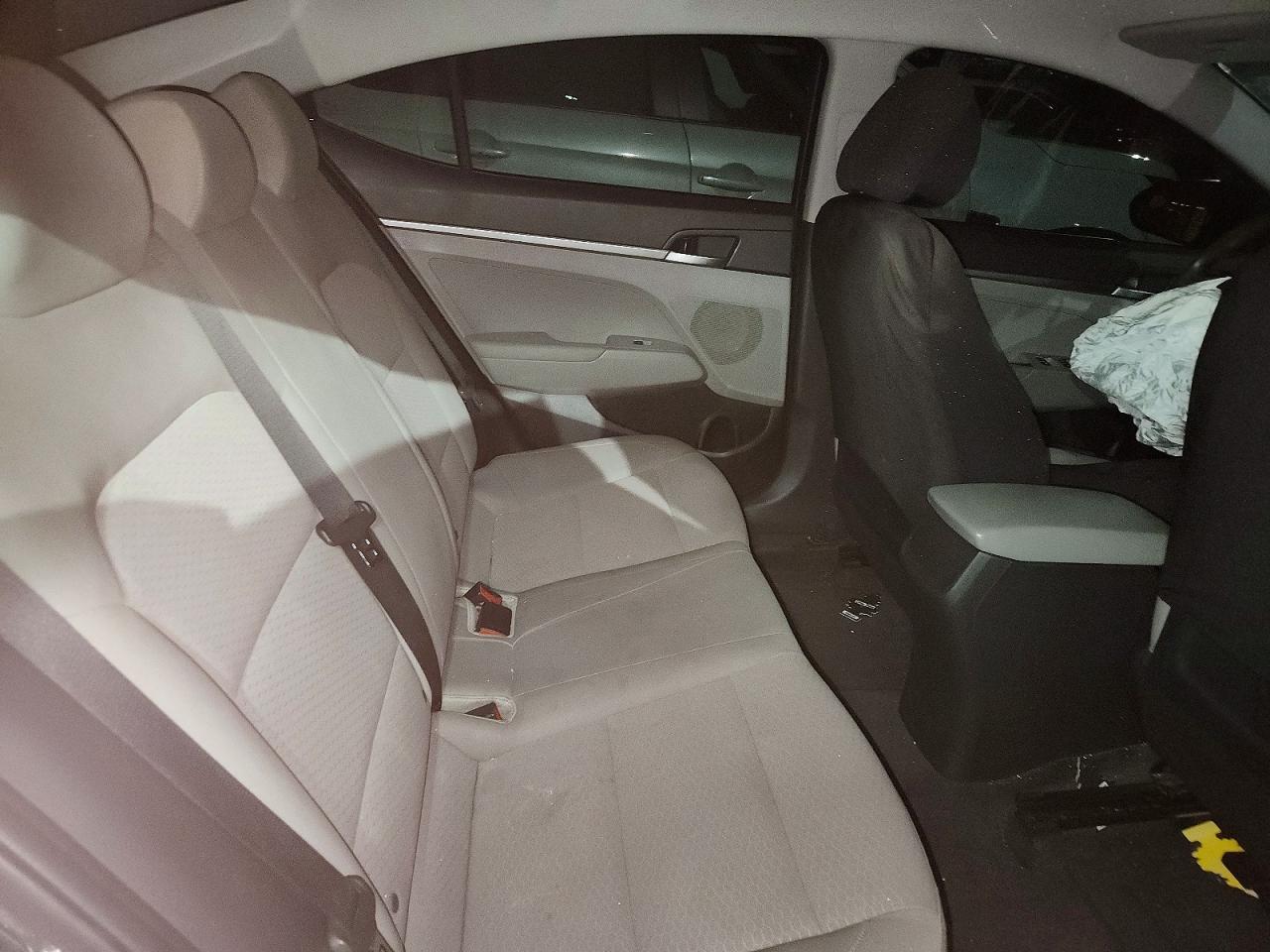 2020 Hyundai Elantra Se - zdjęcie 11