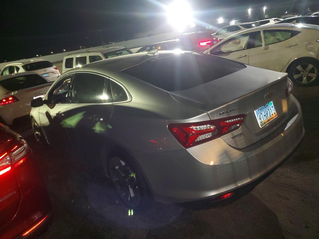 2022 Chevrolet Malibu Lt - zdjęcie 2