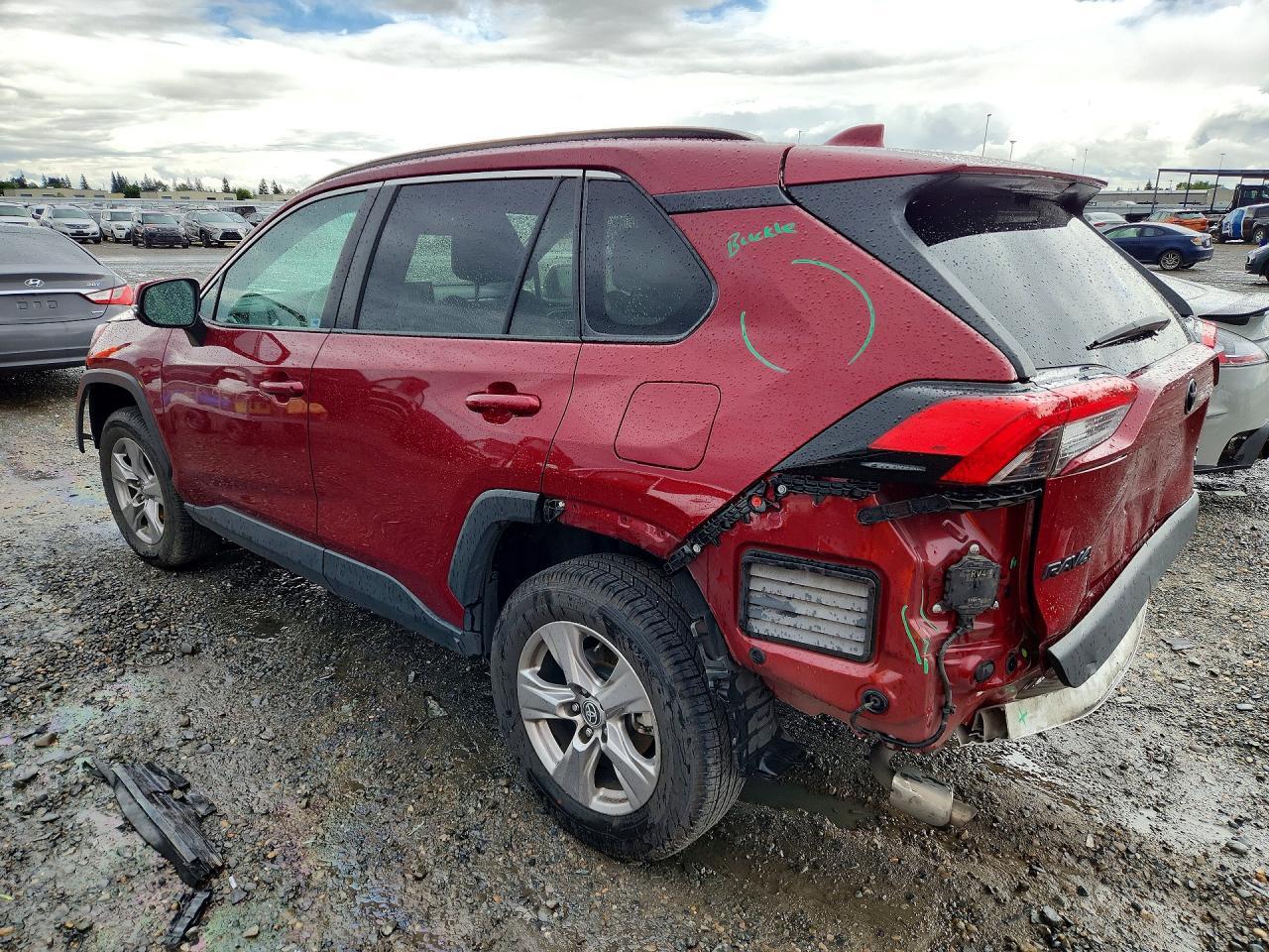 2022 Toyota Rav4 Xle - zdjęcie 2