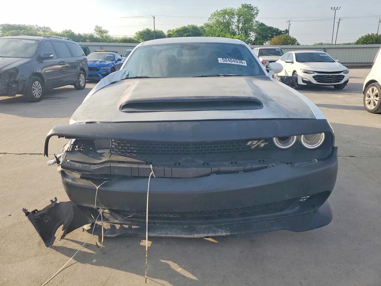 2016 Dodge Challenger R - zdjęcie 9