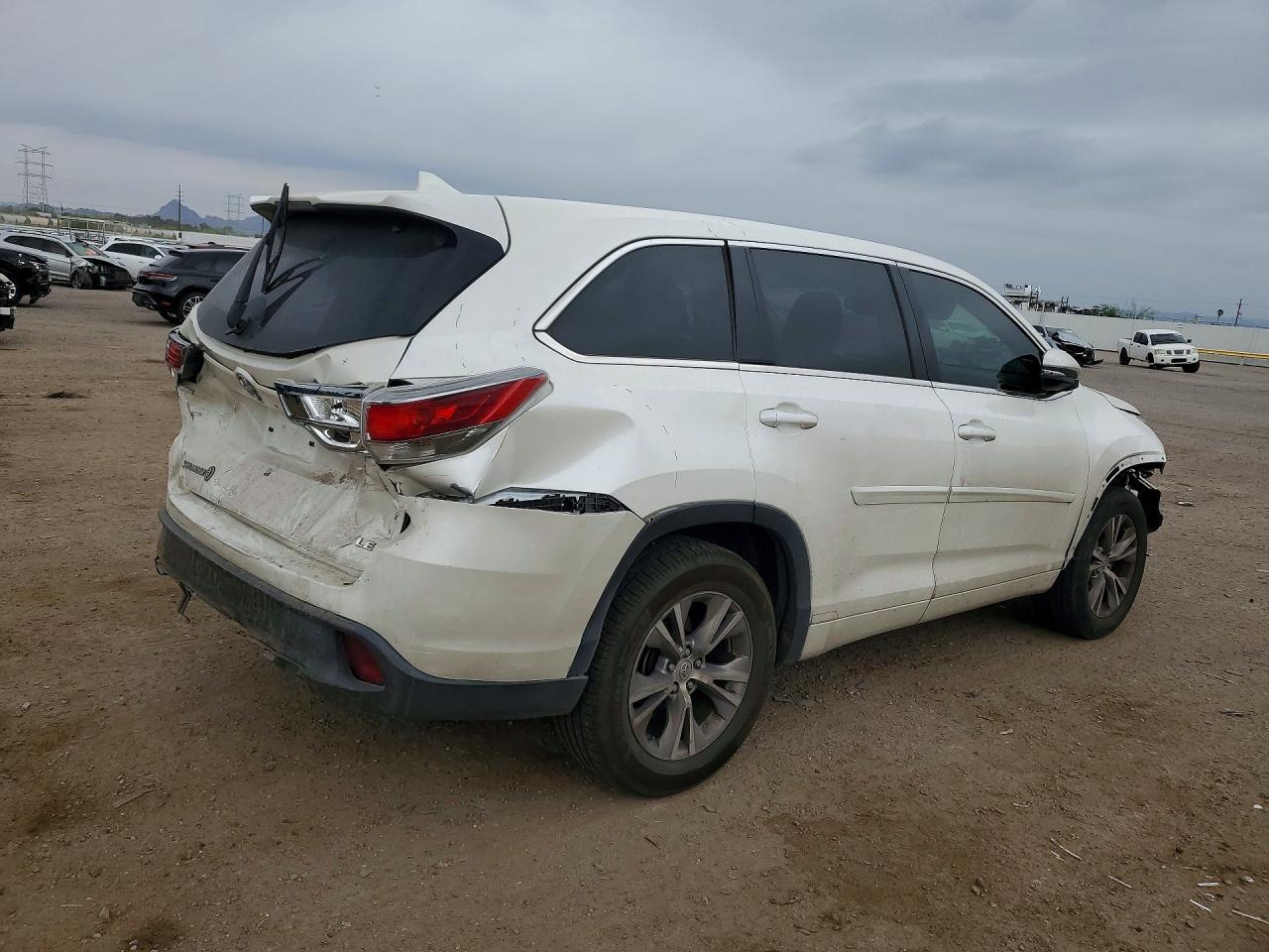 2015 Toyota Highlander Le Plus - zdjęcie 3