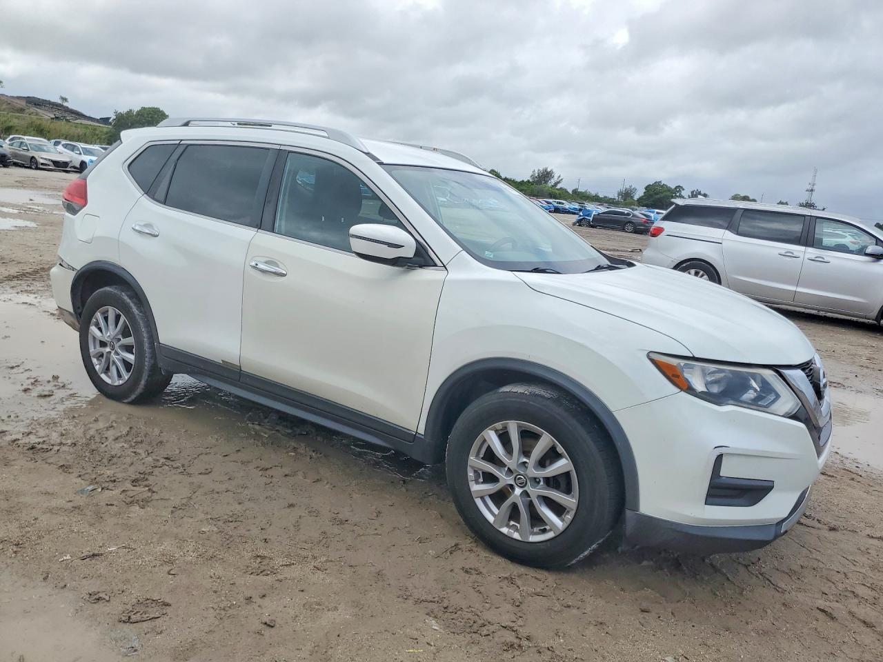 2017 Nissan Rogue Sv - zdjęcie 4