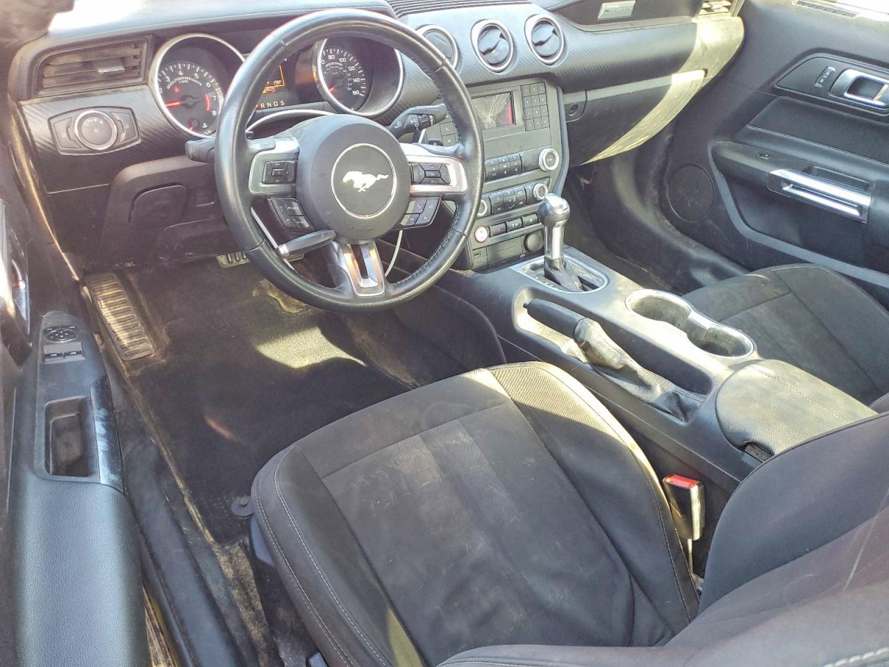 2019 Ford Mustang - zdjęcie 8