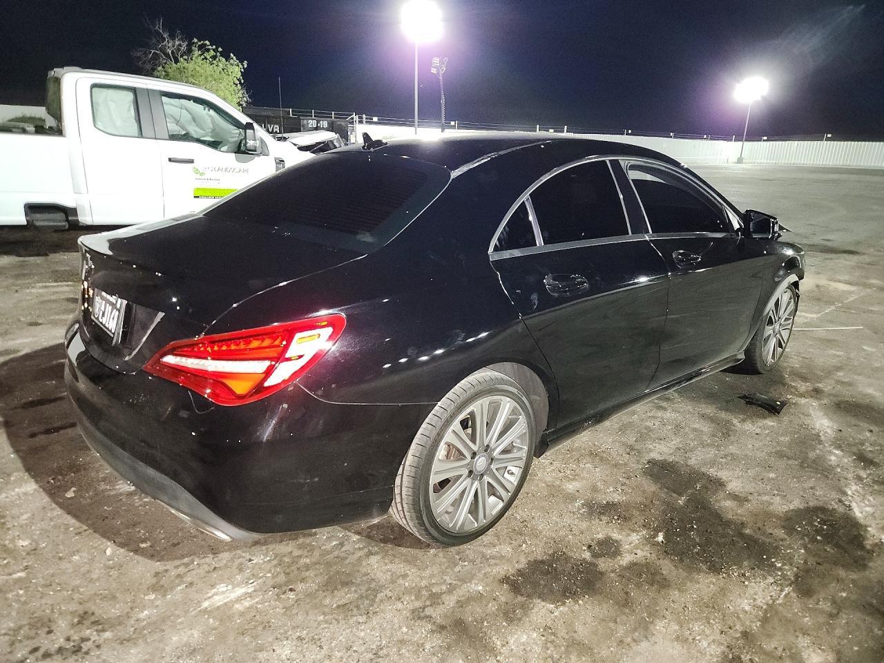 2018 Mercedes-Benz Cla 250 - zdjęcie 3