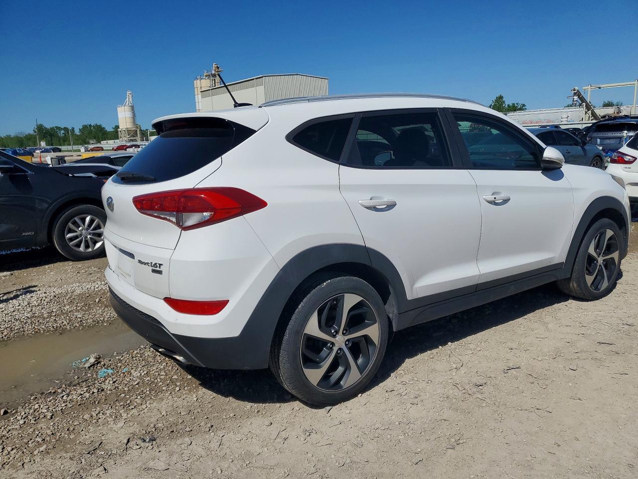 2016 Hyundai Tucson Sport - zdjęcie 13