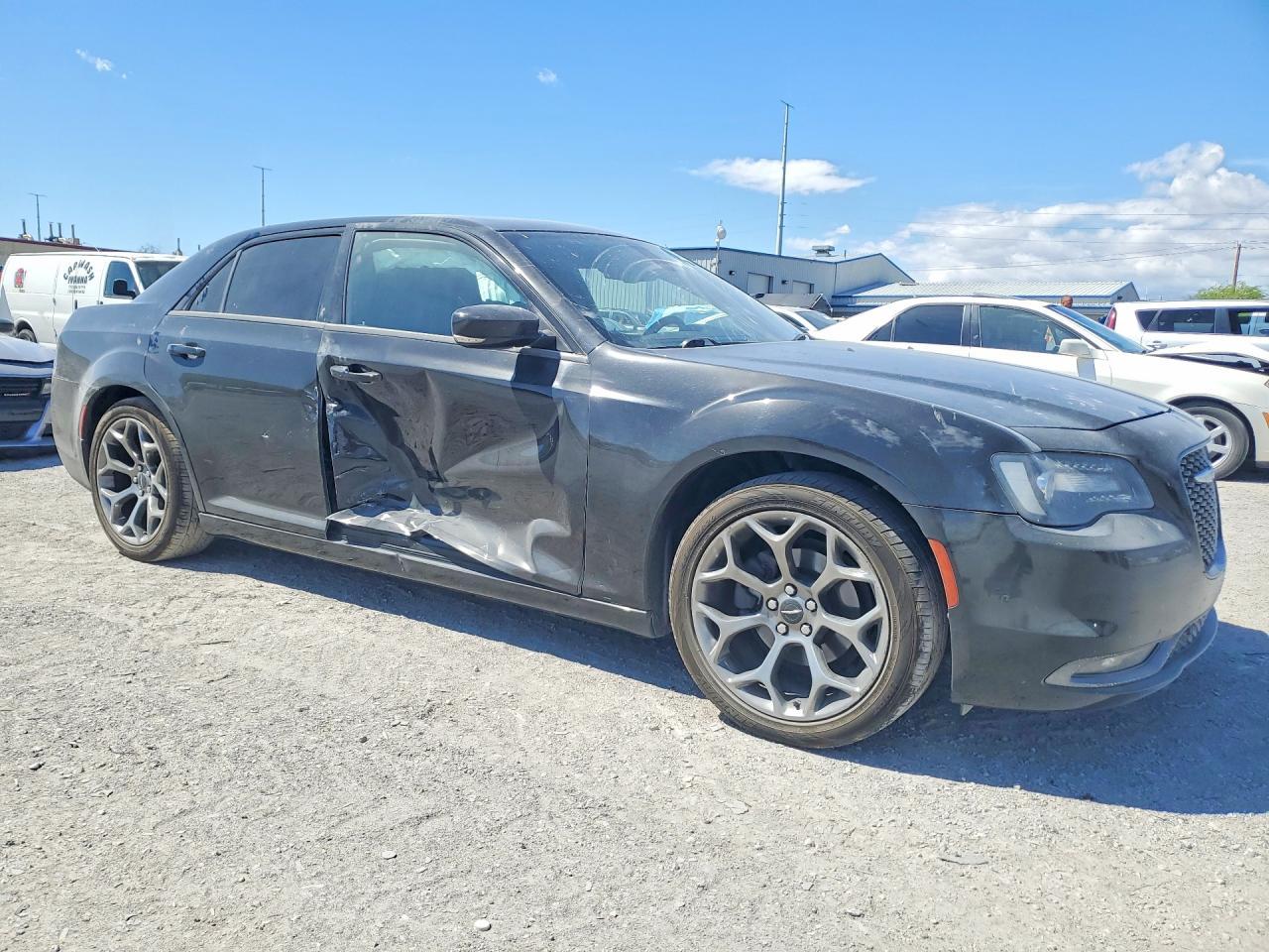 2015 Chrysler 300 S - zdjęcie 4