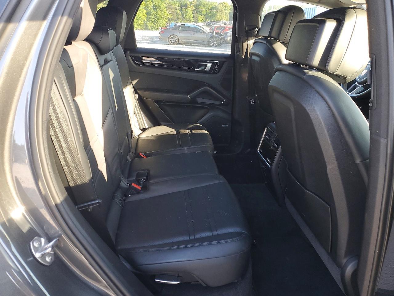 2019 Porsche Cayenne - zdjęcie 11