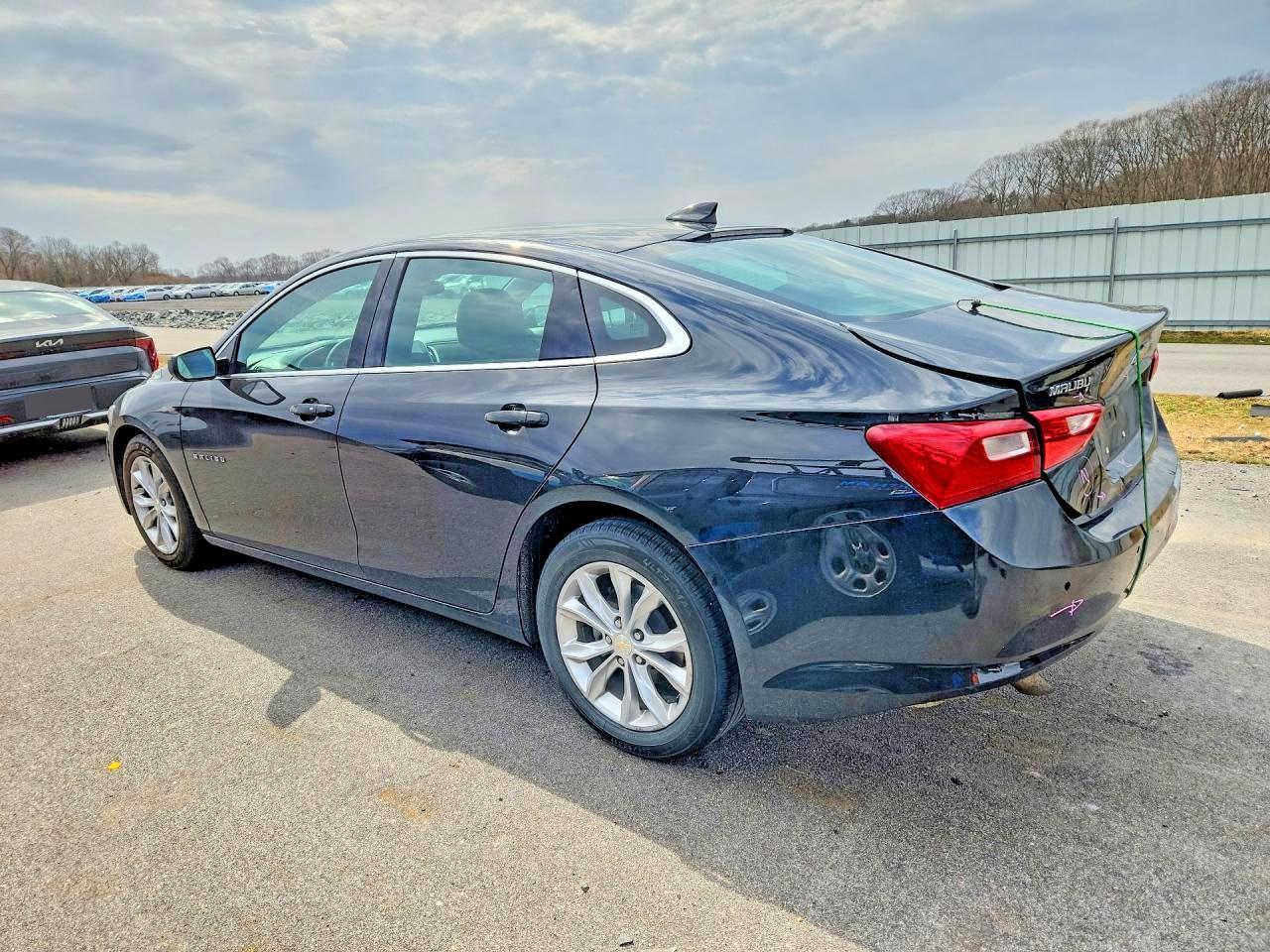 2023 Chevrolet Malibu Lt - zdjęcie 2
