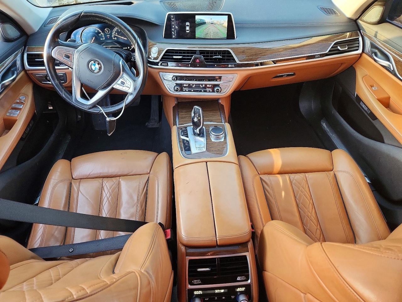 2016 BMW 750 Xi - zdjęcie 8