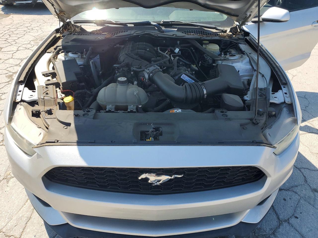 2016 Ford Mustang - zdjęcie 11