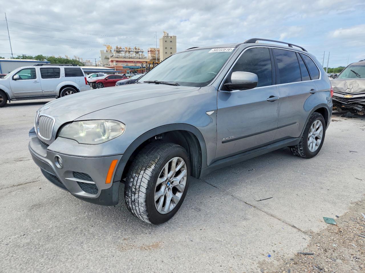 2013 BMW X5 xDrive35I - zdjęcie główne