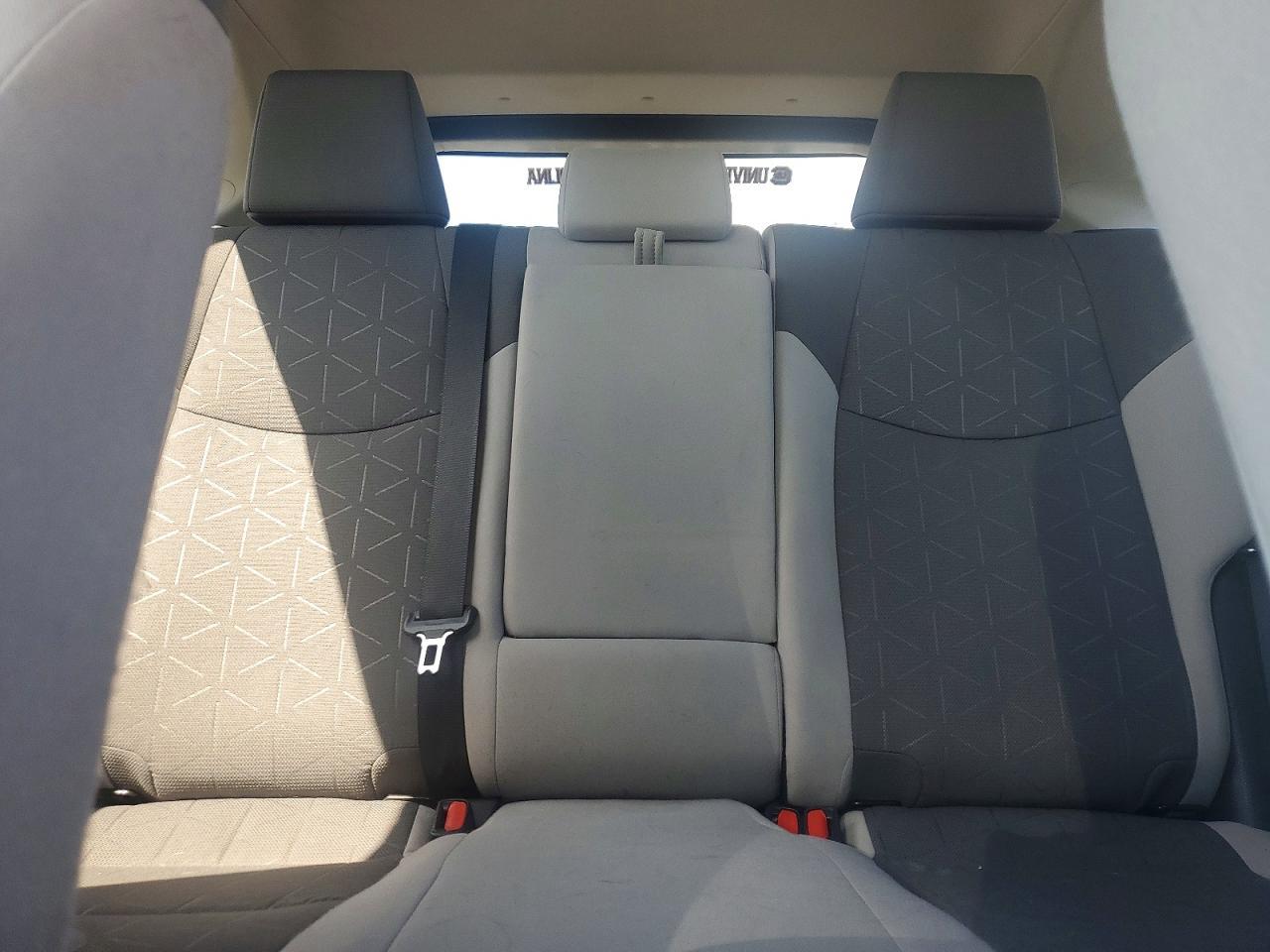 2021 Toyota Rav4 Xle - zdjęcie 10