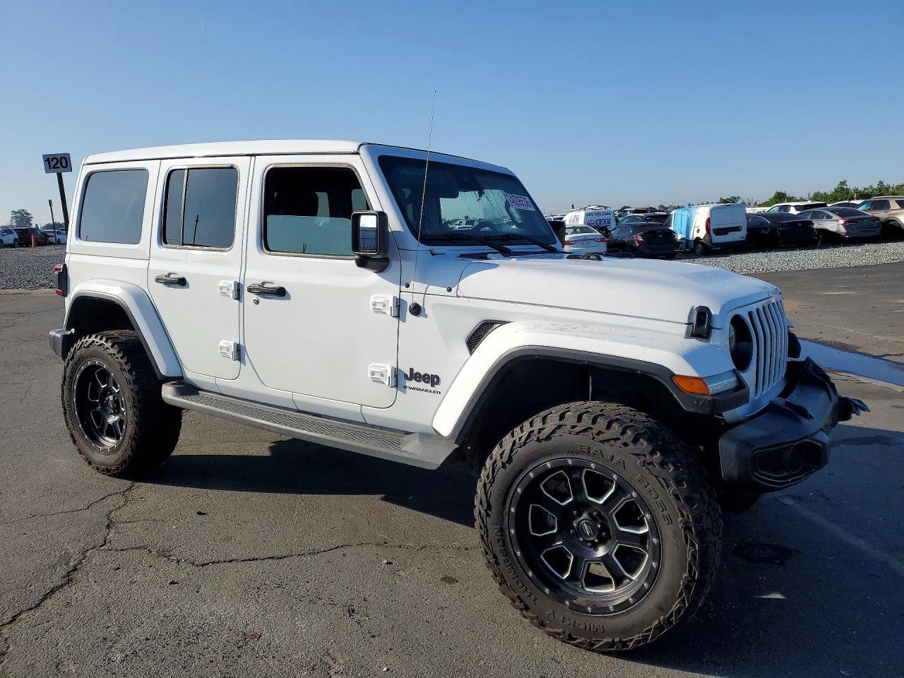 2023 Jeep Wrangler Sahara - zdjęcie 4