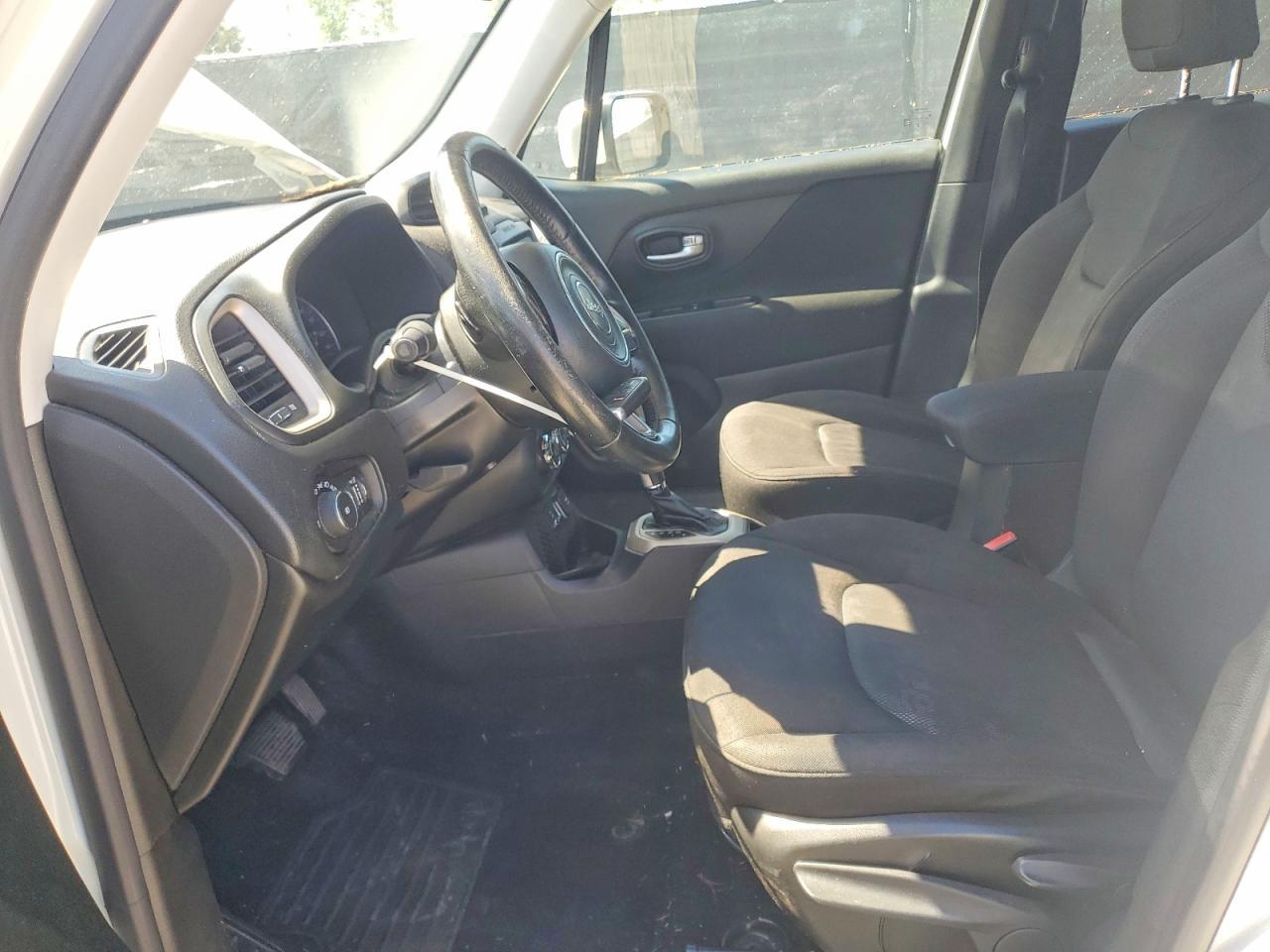 2016 Jeep Renegade Latitude - zdjęcie 7