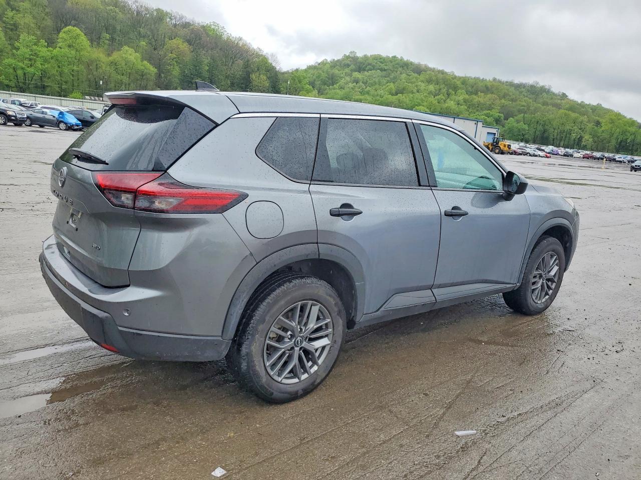 2024 Nissan Rogue S - zdjęcie 3