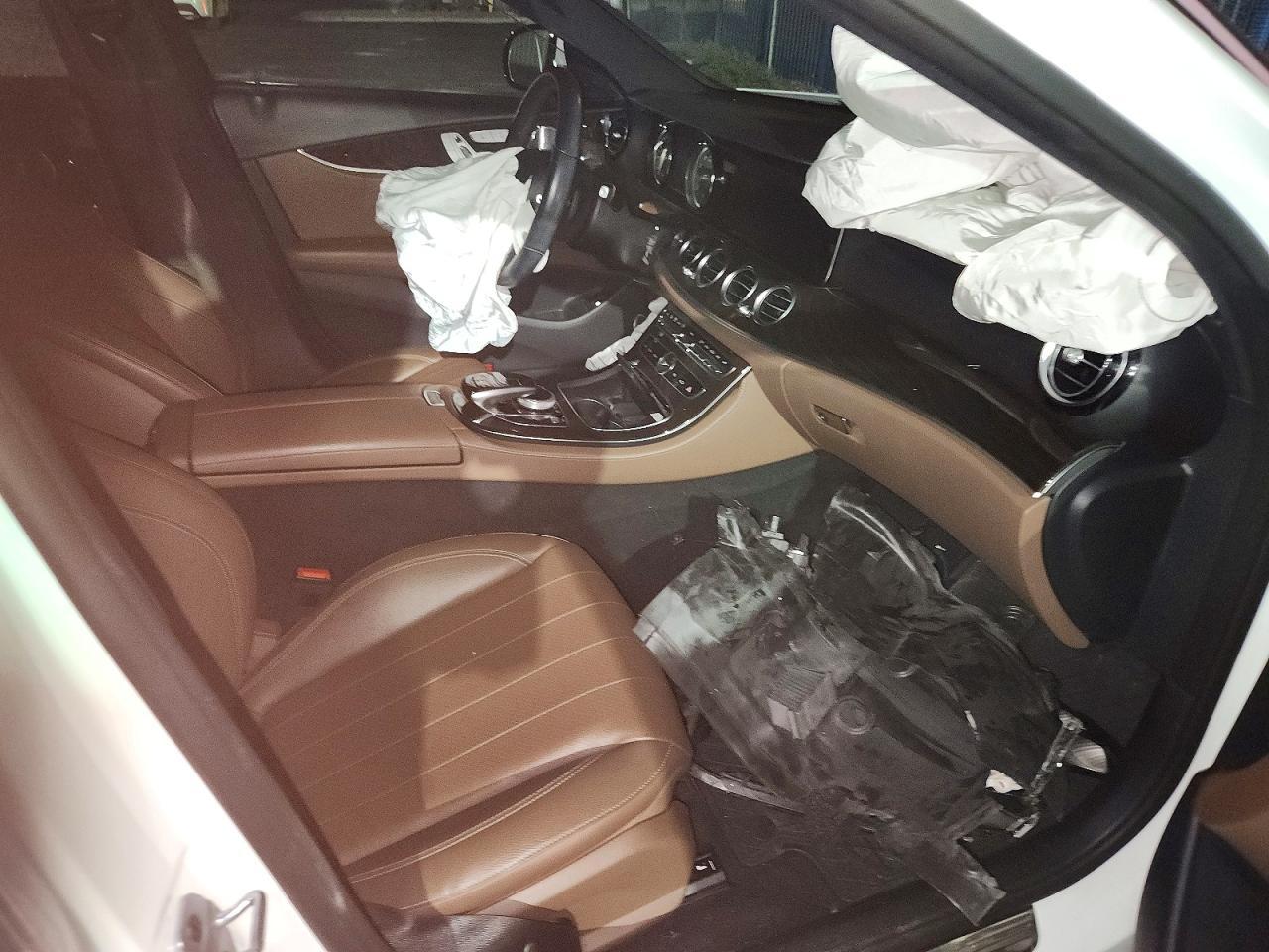 2019 Mercedes-Benz E 300 - zdjęcie 13