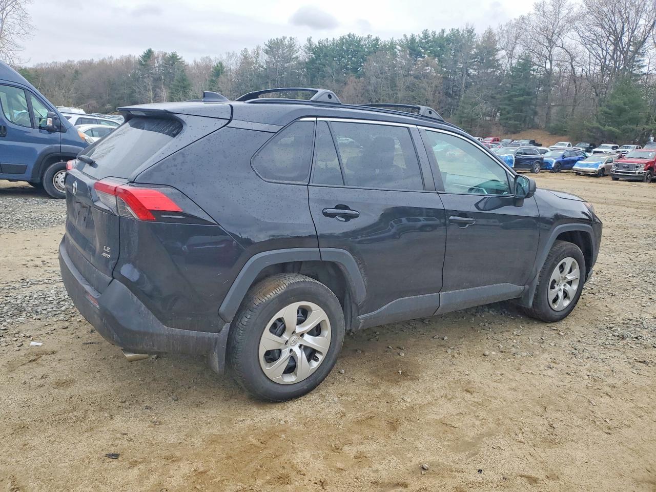 2019 Toyota Rav4 Le - zdjęcie 3