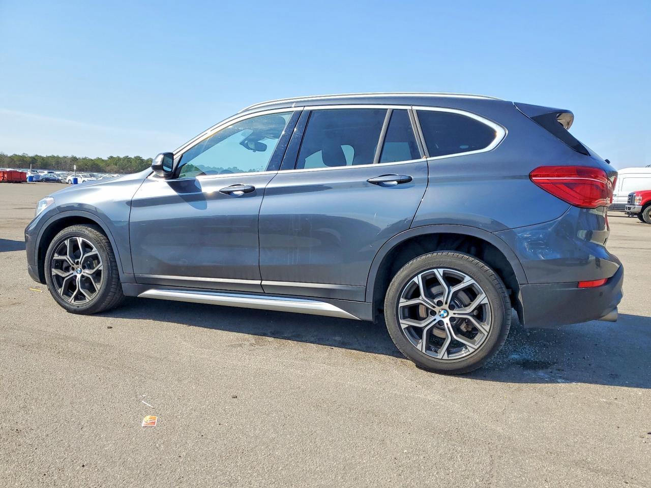 2021 BMW X1 xDrive28I - zdjęcie 2