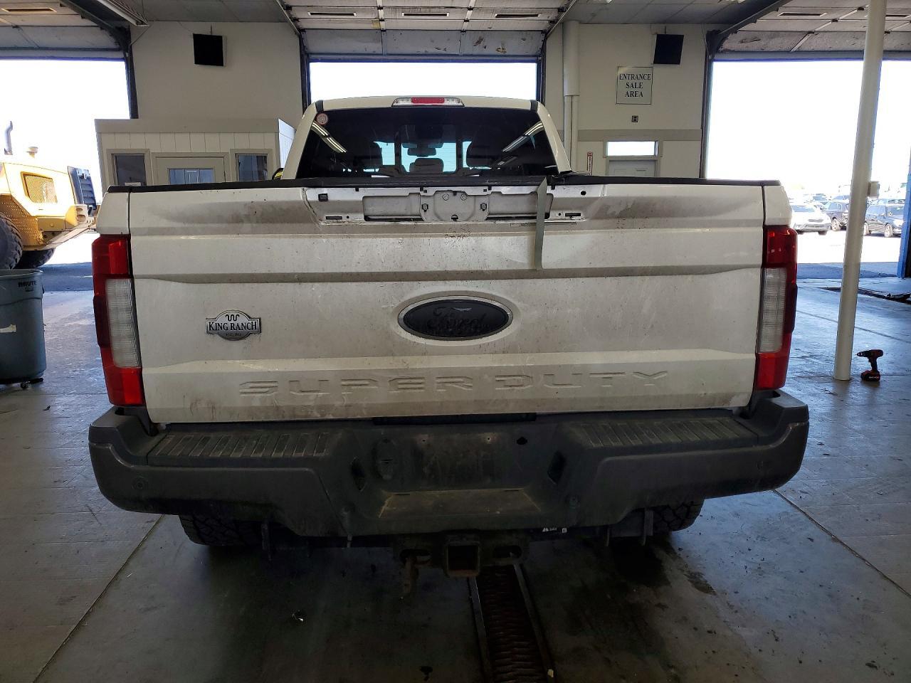 2017 Ford F350 Super Duty - zdjęcie 6
