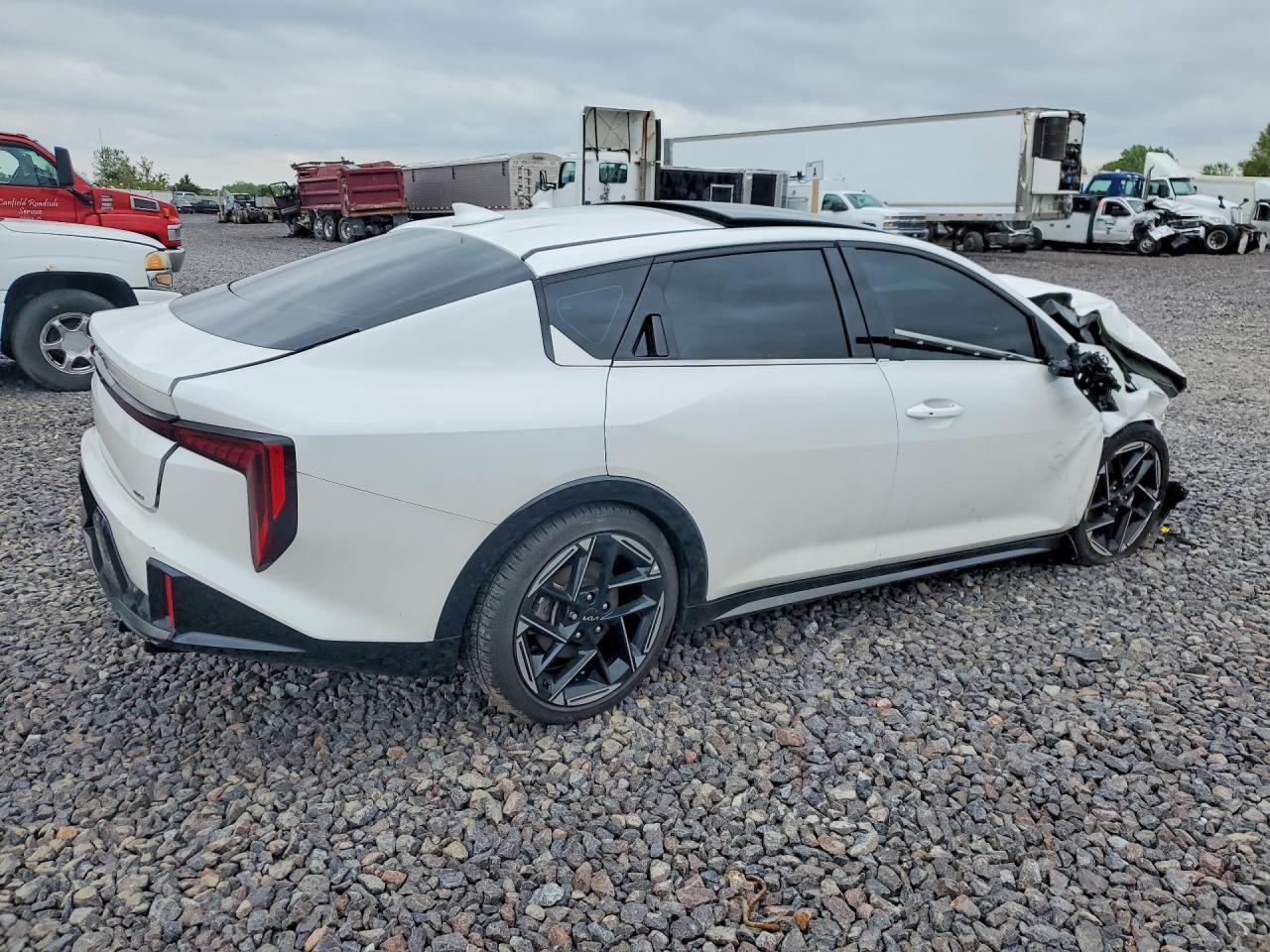 2025 Kia K4 Gt Line - zdjęcie 3