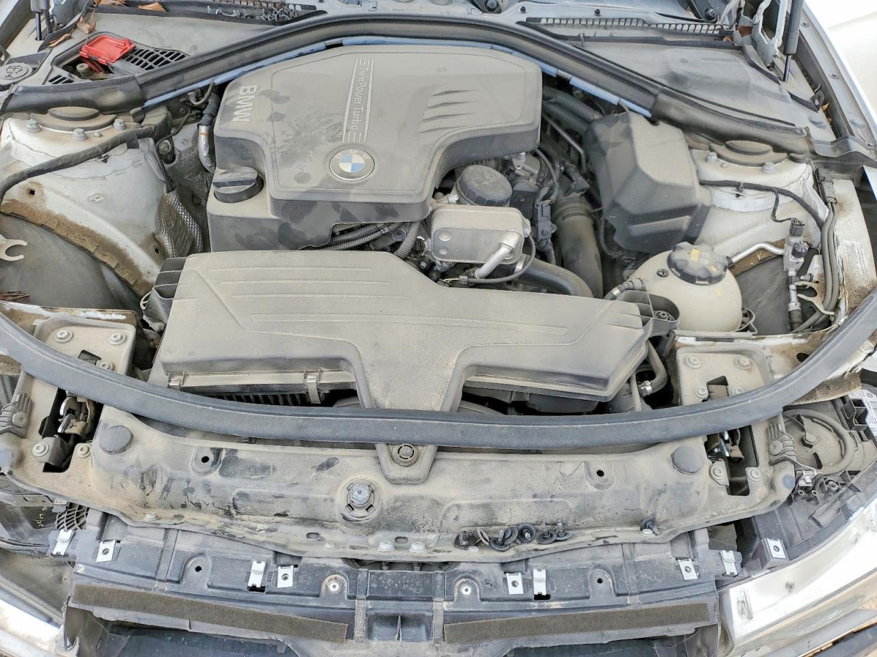 2016 BMW 320 Xi - zdjęcie 11