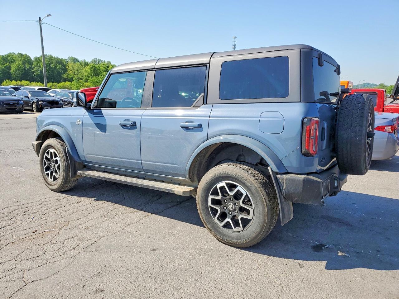2024 Ford Bronco Outer Banks - zdjęcie 2