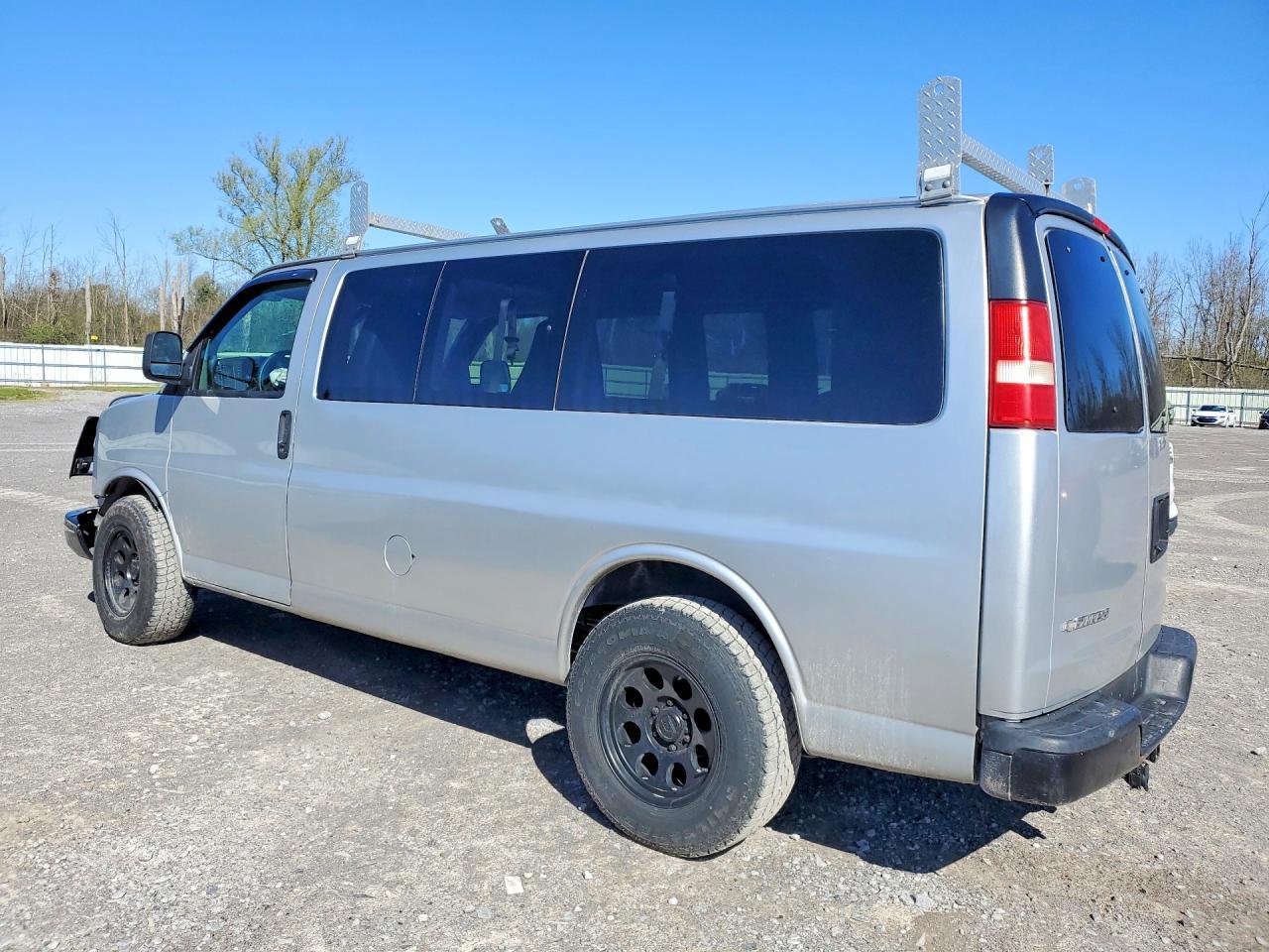 2014 Chevrolet Express G1500 Ls - zdjęcie 2