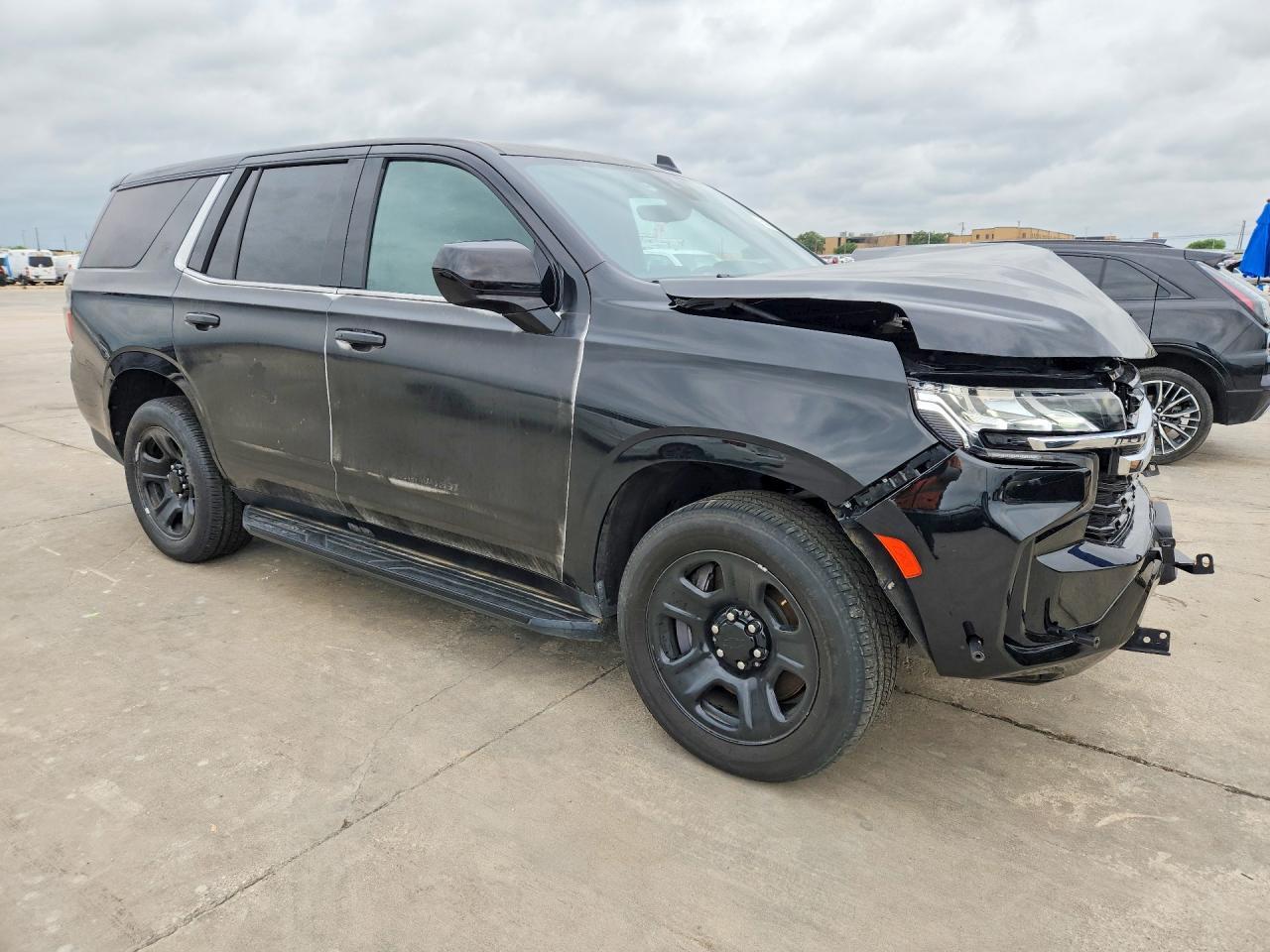 2022 Chevrolet Tahoe C1500 - zdjęcie 4