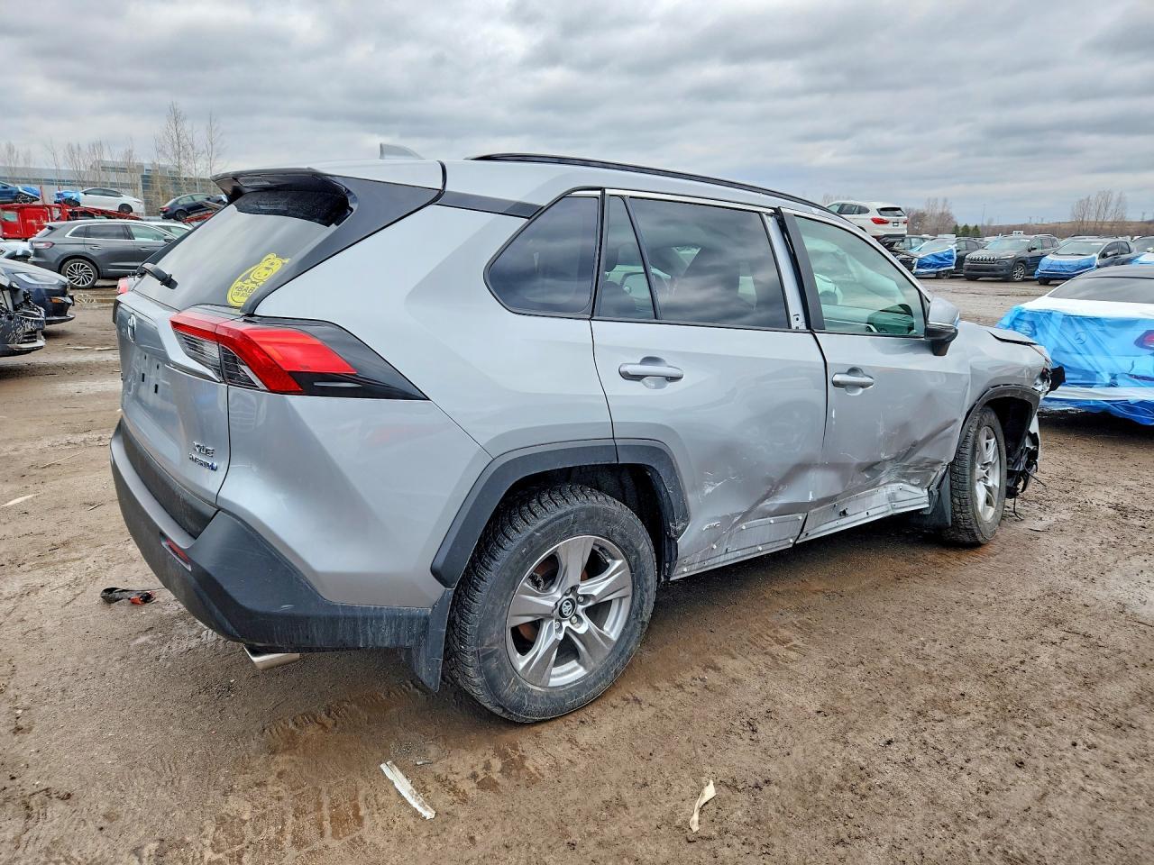 2024 Toyota Rav4 Hybrid Xle - zdjęcie 3