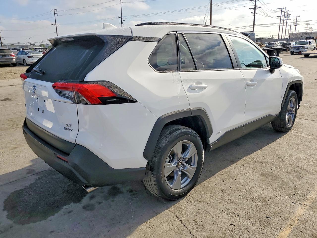 2025 Toyota Rav4 Hybrid Le - zdjęcie 3