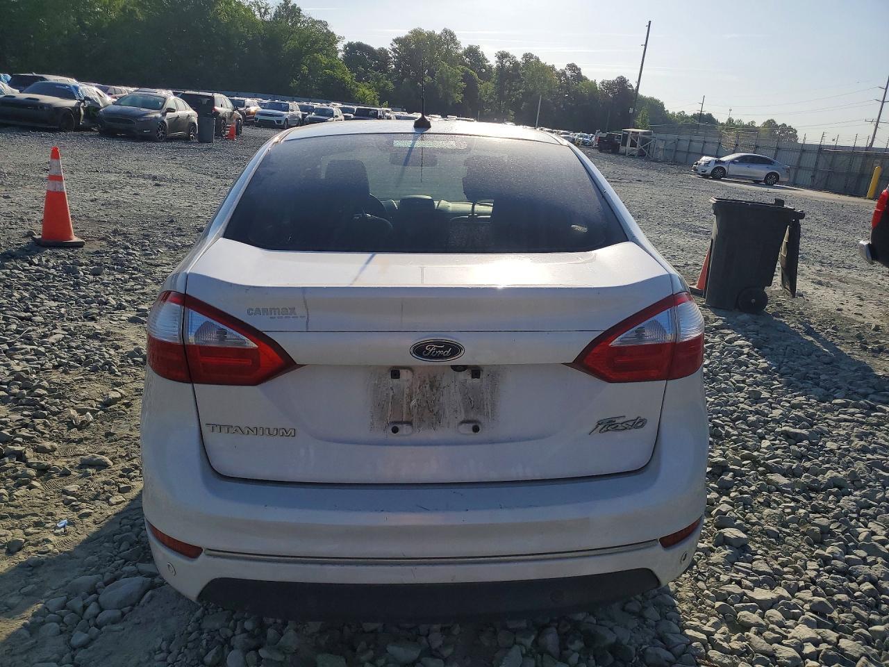 2017 Ford Fiesta Titanium - zdjęcie 6