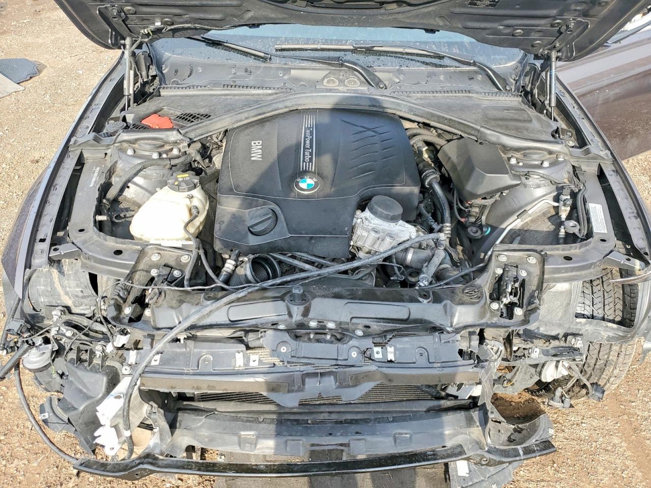 2015 BMW 335 Xi - zdjęcie 11